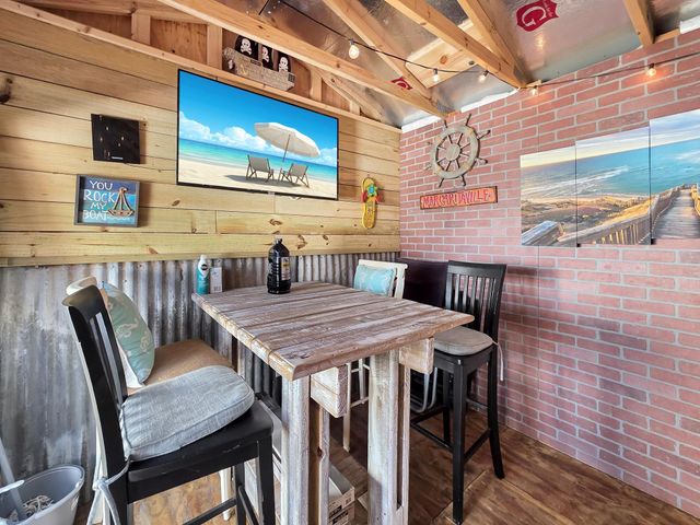 865 Sea Spray Drive, Crystal Beach, TX 77650