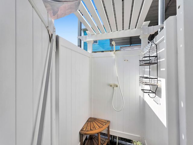 865 Sea Spray Drive, Crystal Beach, TX 77650