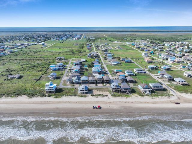 865 Sea Spray Drive, Crystal Beach, TX 77650