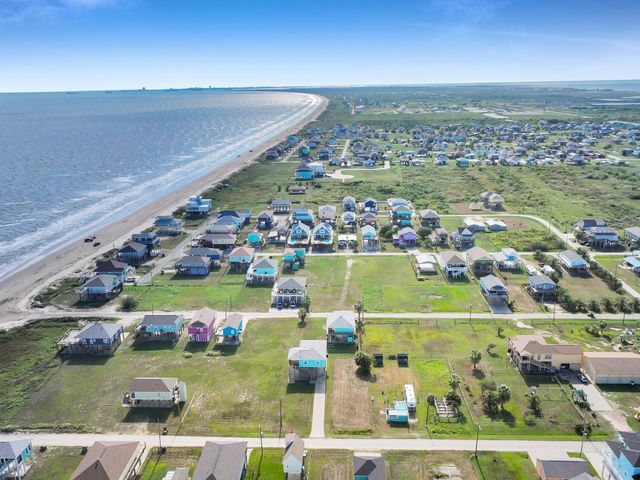 865 Sea Spray Drive, Crystal Beach, TX 77650