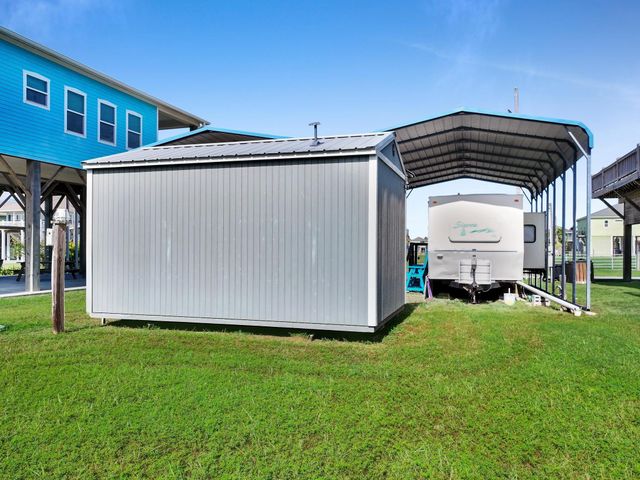 865 Sea Spray Drive, Crystal Beach, TX 77650