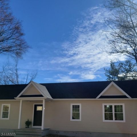 48 Northwood Dr, High Bridge Boro, NJ 08829