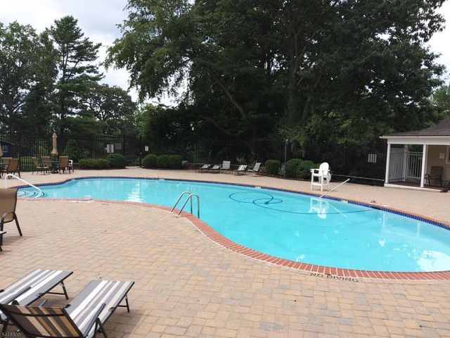 48 Northwood Dr, High Bridge Boro, NJ 08829