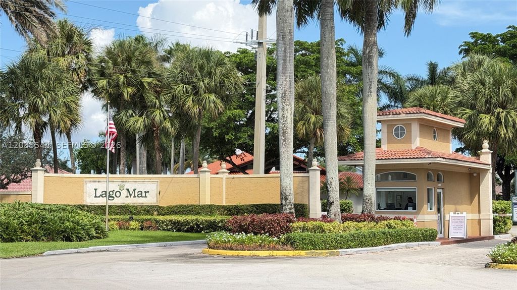 400 NW 127th Ave 16, Plantation, FL 33325