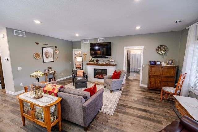 1922 Sandstone Loop S, Sartell, MN 56377