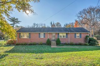 3811 Moss Rose Dr, Nashville, TN 37216