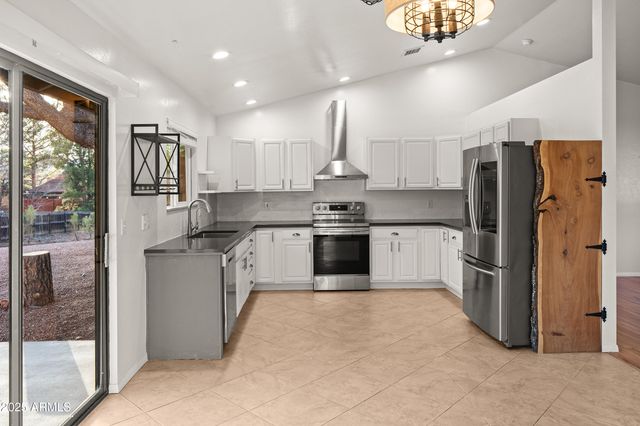 25 SPUR Court, Sedona, AZ 86351