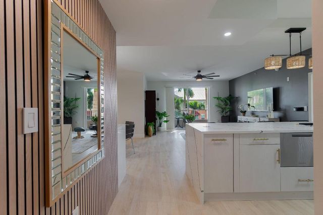 804 E Windward Way 307, Lantana, FL 33462