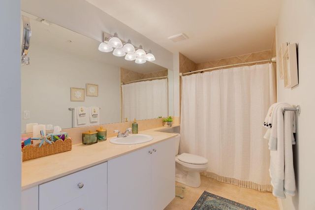 804 E Windward Way 307, Lantana, FL 33462