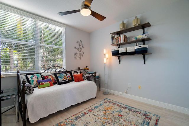 804 E Windward Way 307, Lantana, FL 33462