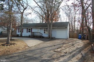 135 NAUTILUS DR, Manahawkin, NJ 08050