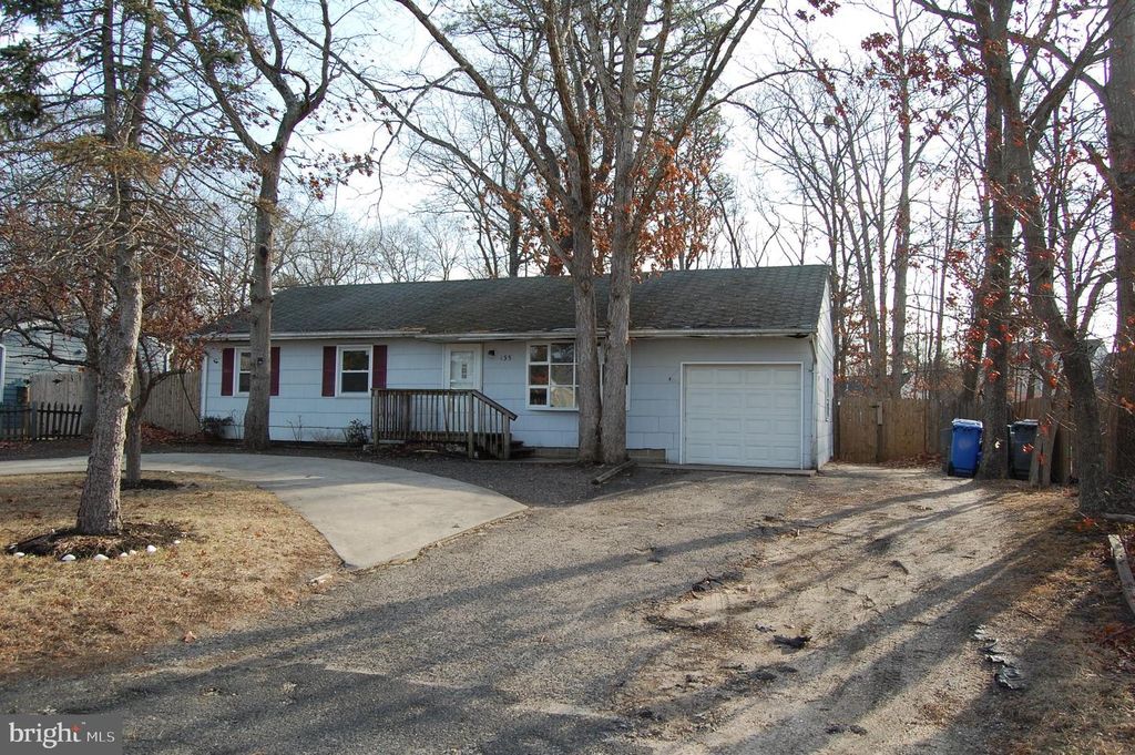 135 NAUTILUS DR, Manahawkin, NJ 08050