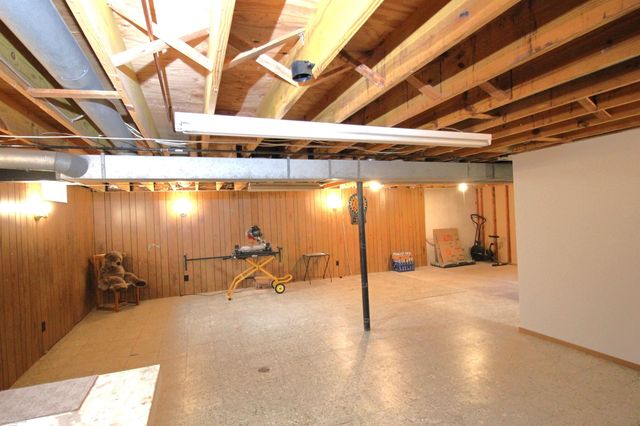 22218 E 12 Mile Road, St Clair Shores, MI 48081