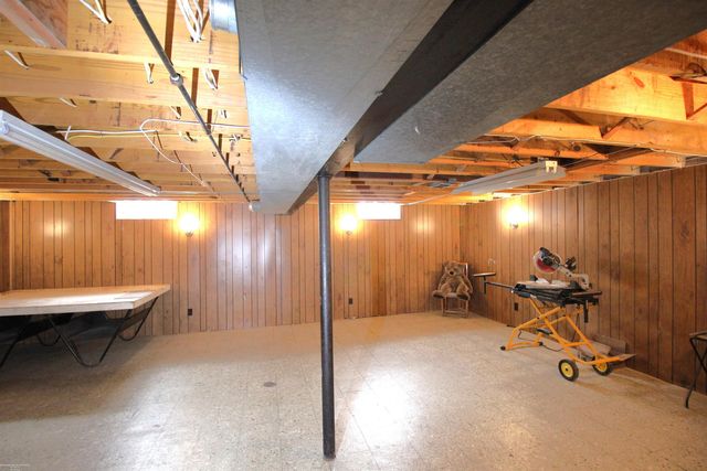 22218 E 12 Mile Road, St Clair Shores, MI 48081