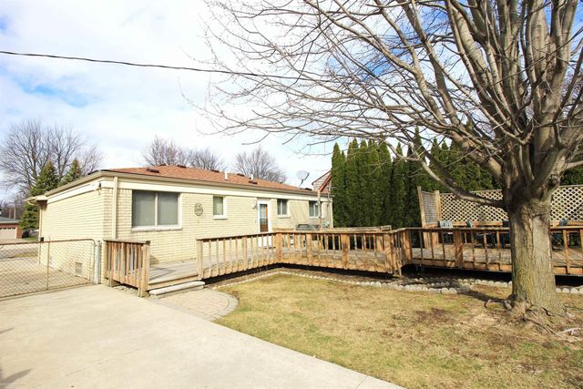 22218 E 12 Mile Road, St Clair Shores, MI 48081