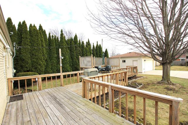 22218 E 12 Mile Road, St Clair Shores, MI 48081