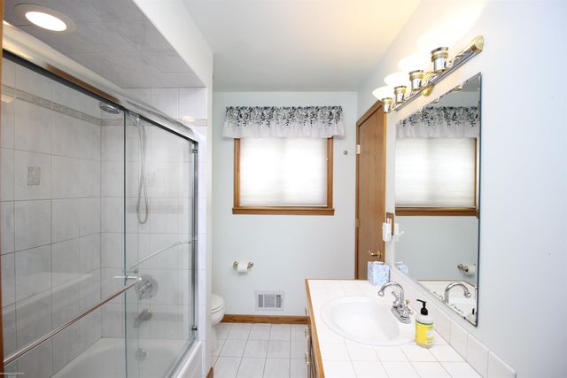 22218 E 12 Mile Road, St Clair Shores, MI 48081