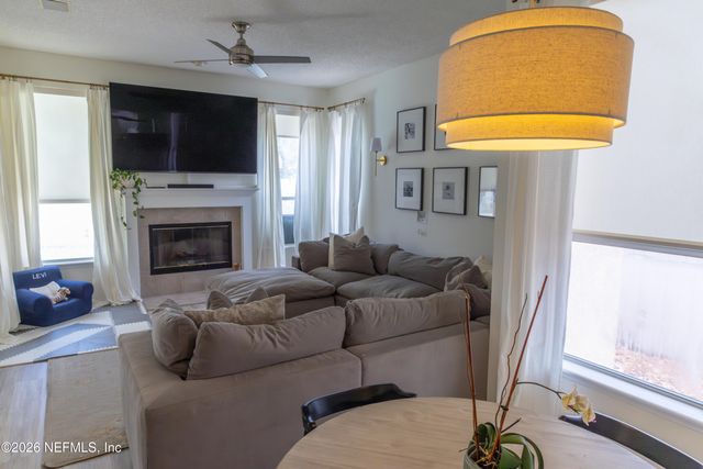 1909 IBIS POINT Lane, Jacksonville, FL 32224