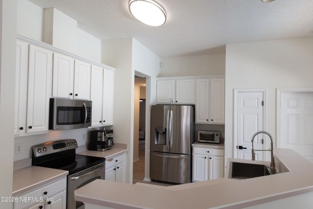 1909 IBIS POINT Lane, Jacksonville, FL 32224