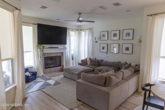 1909 IBIS POINT Lane, Jacksonville, FL 32224