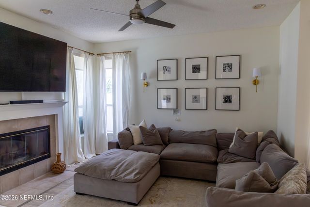 1909 IBIS POINT Lane, Jacksonville, FL 32224