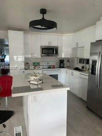 8721 SW 22nd Court, Davie, FL 33324