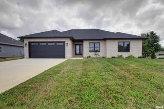 2500 TAYLOR Drive, Quincy, IL 62305