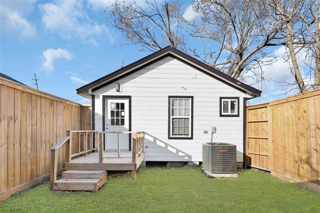 7814 Avenue F, Houston, TX 77012