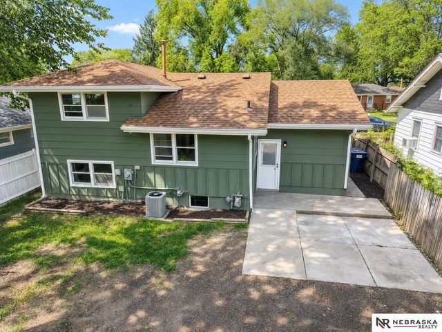 7117 Lexington Avenue, Lincoln, NE 68505