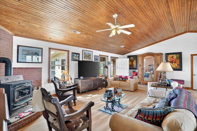 8896 State Route Zz, West Plains, MO 65775