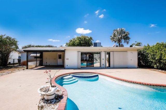 2607 Bahia Rd, West Palm Beach, FL 33406