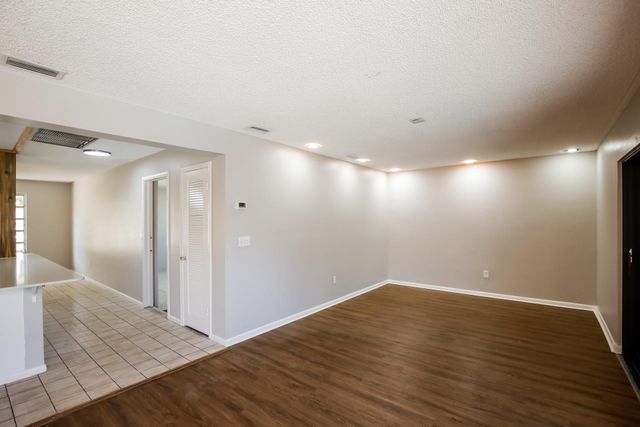 2607 Bahia Rd, West Palm Beach, FL 33406