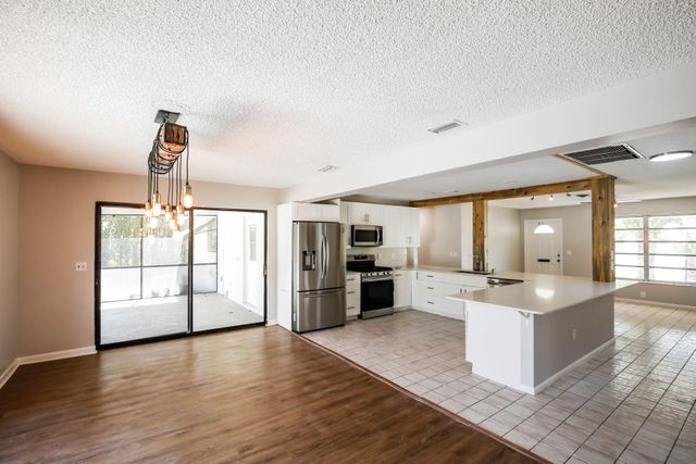 2607 Bahia Rd, West Palm Beach, FL 33406