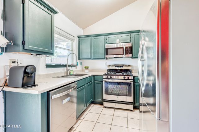 3813 TIERRA FIJI Lane, El Paso, TX 79938