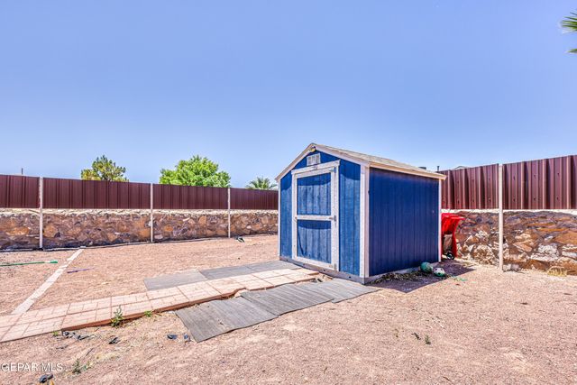 3813 TIERRA FIJI Lane, El Paso, TX 79938