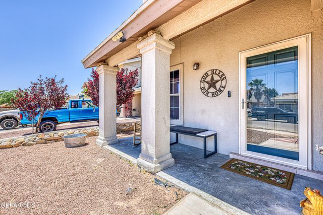 3813 TIERRA FIJI Lane, El Paso, TX 79938