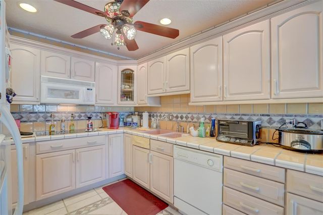 305 S Riverside Drive, Pompano Beach, FL 33062