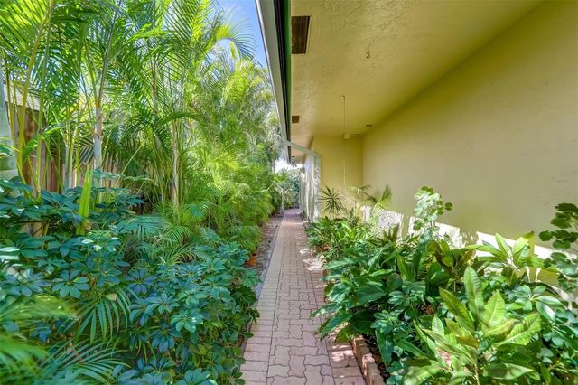 305 S Riverside Drive, Pompano Beach, FL 33062
