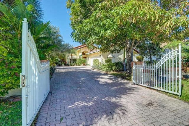 305 S Riverside Drive, Pompano Beach, FL 33062