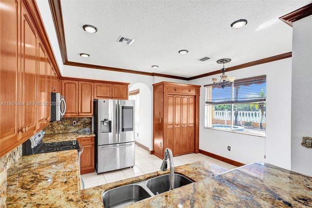 876 SW 155th Ct, Miami, FL 33194