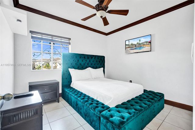 876 SW 155th Ct, Miami, FL 33194