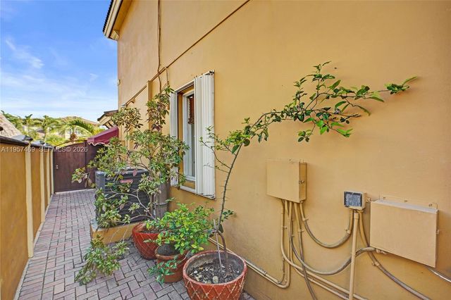 876 SW 155th Ct, Miami, FL 33194