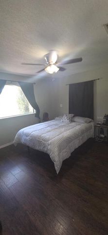 4322 CASAURINA ROAD, Lady Lake, FL 32159