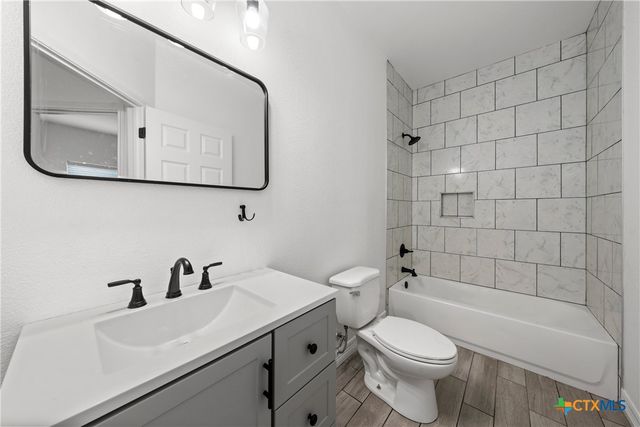 501 Avenue A, Moody, TX 76557