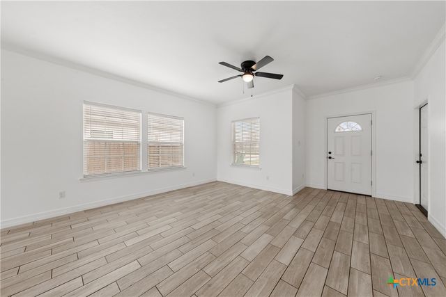 501 Avenue A, Moody, TX 76557