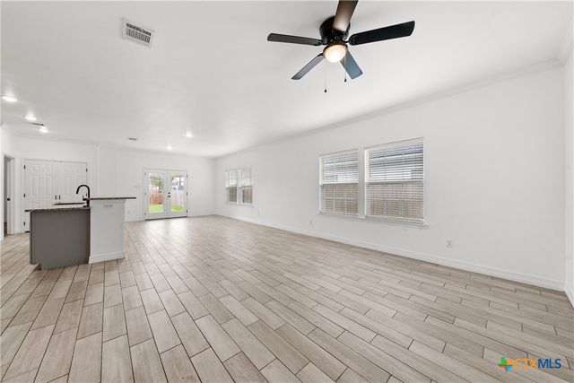 501 Avenue A, Moody, TX 76557