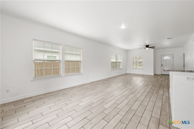 501 Avenue A, Moody, TX 76557