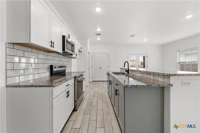 501 Avenue A, Moody, TX 76557