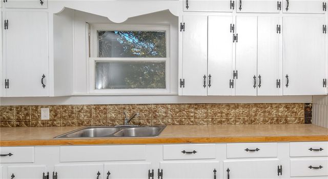 401 Harcourt Street, Weatherford, TX 76086