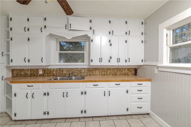 401 Harcourt Street, Weatherford, TX 76086